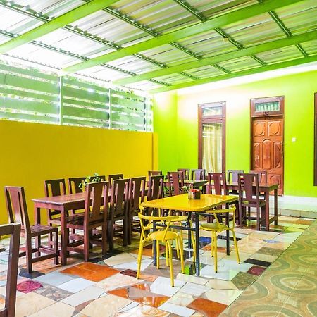 Super Oyo 1682 Greenia Hotel Kupang  Exterior foto