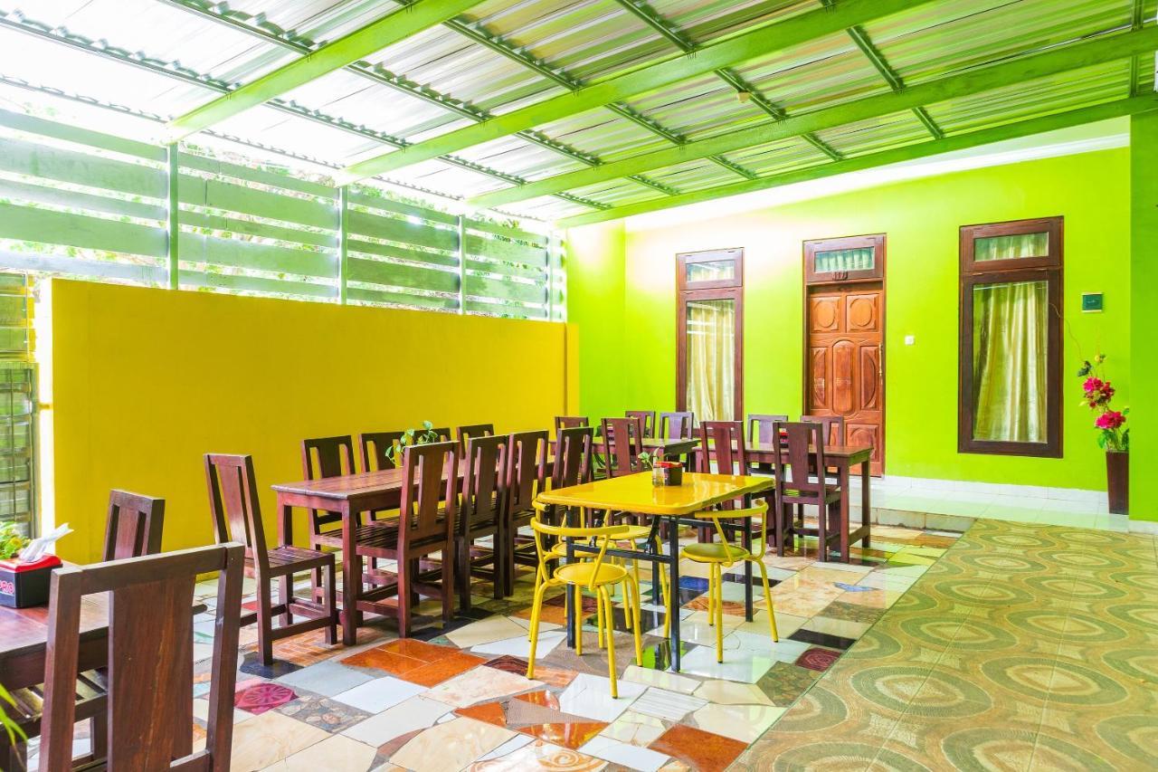 Super Oyo 1682 Greenia Hotel Kupang  Exterior foto